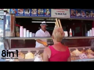 porn мороженое на палочке в виде реалистичного мужского члена an ice cream vendor trap a client with an ice like penis hd