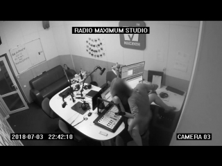 porn украинский скорострел украинский скорострел засветился в студии радио максимум видео 18 hd
