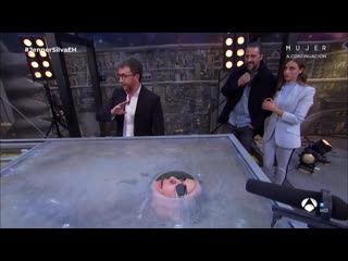 porn pilar rubio logra lo imposible en el hormiguero 3 0 escapar de una jaula llena de agua hd