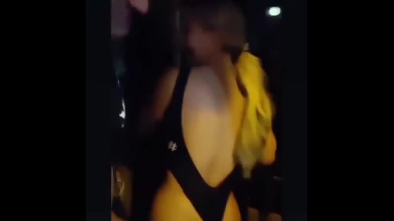 porn та самая футбольная болельщица что выбежала на поле голой трясет свой попой hd