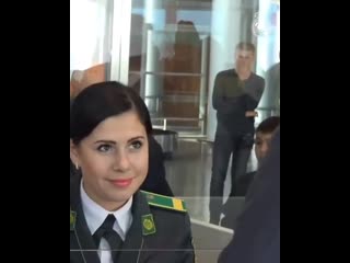 porn реакция девушки при проверке паспорта криштиану роналду hd