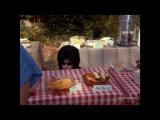 porn эльвира повелительница тьмы elvira mistress of the dark джеймс синьорелли 1988 ужасы фэнтези комедия hd