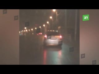 porn сидела прямо на окне голая девушка проехалась по ночному челябинску hd