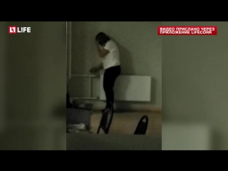 porn в больнице женщину приковали наручниками к батарее hd