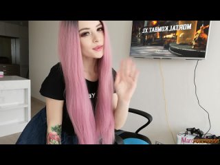porn розовая слизывает сперму с пальцев hd