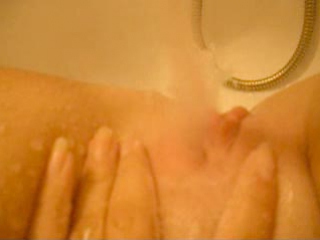 porn кончаю в ванной мастурбация струей воды hd
