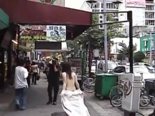 porn эксгибиционизм по японски похождения голой девушки по городу немного секса hd
