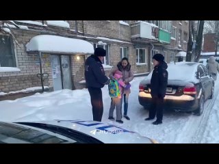 porn полицейские в ижевске вернули домой восьмилетнюю девочку которая уснула в транспорте по дороге из школы домой hd