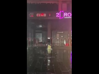 porn вчера у московского ночного клуба девушка отсосала у рандомного парня за коктейль hd