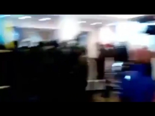 porn в сети появилось видео погрома в офисе альфа банка в киеве hd