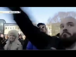 porn тысячи активистов забросали здание парламента яйцами в рейкьявике hd