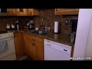 porn молоденькая темнокожая служанка hd