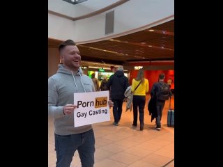 porn как правильно встречать друзей в аэропорту hd