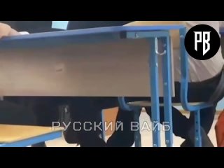 porn в астрахани учительница пыталась обкорнать патлатого школьника во время урока hd
