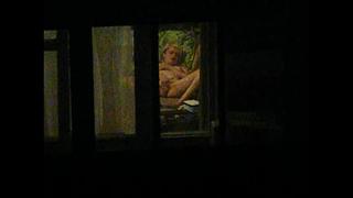 porn соседка мастурбирует в окне напротив спалили скрытая камера подсмотрено spycam подгляд эротика секс порно дрочит hd