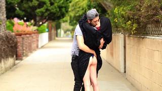 porn kissing prank muslim edition целует мусульманок hd