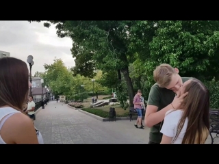 porn kissing prank поцелуй с незнакомкой развод на поцелуй как поцеловать девушку hd