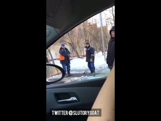 porn деа катается по городу и показывает сиськи прохожим и водителям даже полицейские заценили ее сиськи русское домашнее hd