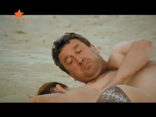porn девушка уснула на пляже розыгрыш откровенно смешные hd