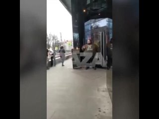 porn лука сафронов приковал себя наручниками к макдоналдсу hd