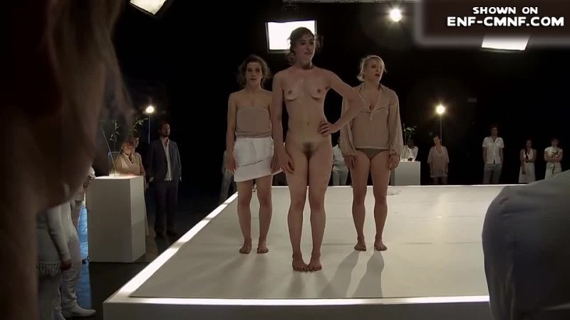 porn cfnf голая на сцене героиню спектакля раздевают догола две одетые женщины hd