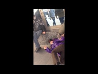 porn околофутбольщики трахнули даму в возрасте отбив её у пьяного бомжа hd