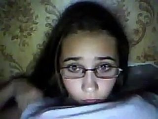 porn молоденькая девушка школьница сняла себя на вебку одноклассница решила расслабиться ласкает себя показывает грудь hd