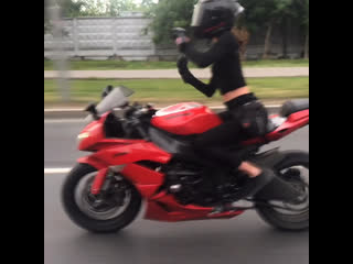 porn опять танцует за рулём мототаня девушка на мотоцикле hd