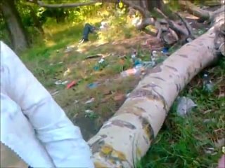 porn парень дрочит член перед пьяной незнакомкой в парке и кончает на нее hd