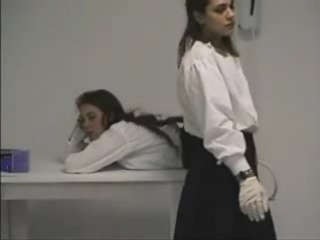 porn очаровательная школьница 18 получает клизму hd