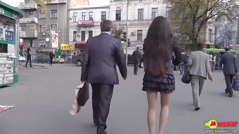 porn трусики под юбками и платьями в разных местах улица инет hd