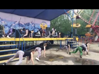 porn в чебоксарах школьницы повторили провокационный тверк оренбургских пчелок молодые девочки исполнили групповой танец hd