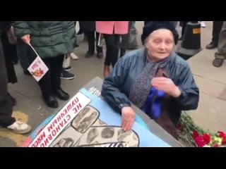porn ослепленные пропагандой петербуржцы накинулись на елену андреевну осипову hd