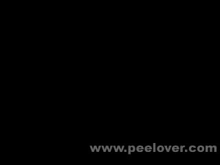 porn две девушки проигравшая в поединке пьет мочу hd