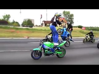 porn спортбайк стоя на мотоцикле спиной назад hd