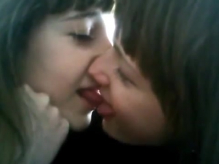 porn школьницы целуются с языком hd