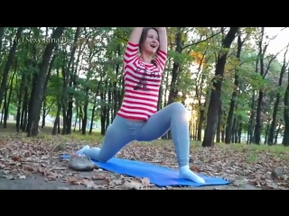 porn yoga pants wetting in the park hd