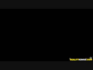 porn приятель трахает свою девушку а также ее мачеху твердым елдаком порно hd