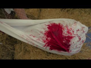 porn ненормальная и грязная азиатка мажется краской в новый год и трахается hd